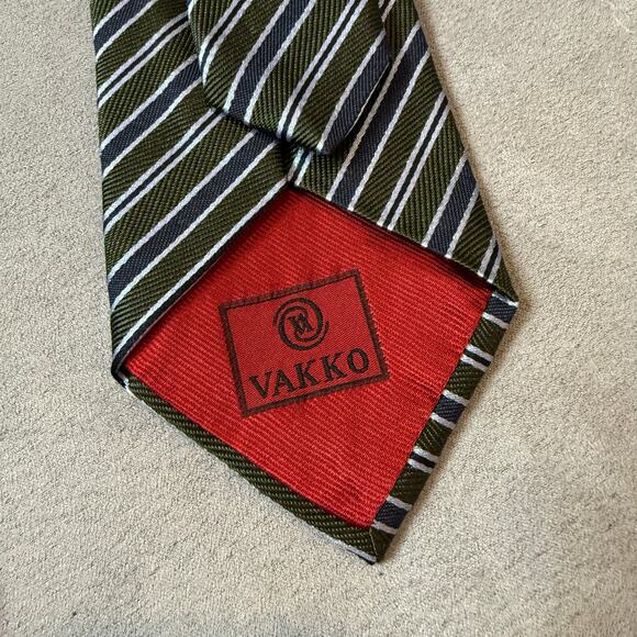 Vakko Tie 100% Silk Diagonal Stripe Green Blue - Picture 4 of 6